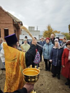 Молебен совершен на участке строительства храмового комплекса во имя святителя Луки Крымского города Сельцо